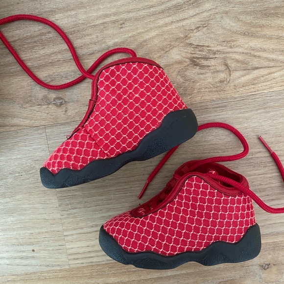 Nike Jordans - Picture 4 of 7